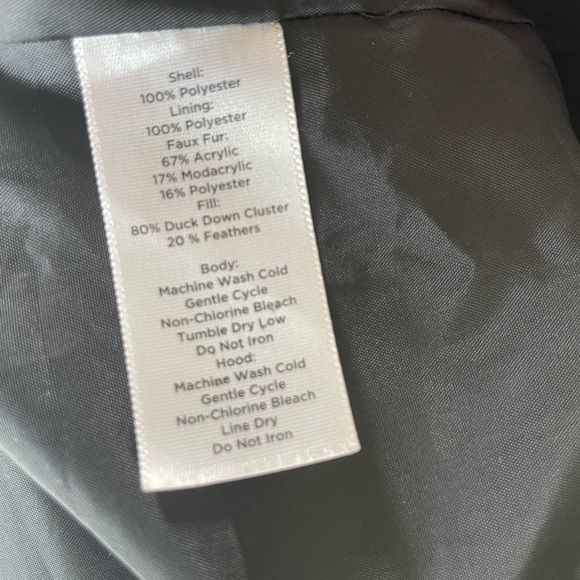 Talbots Down Puffer Vest Size Medium - Picture 8 of 8